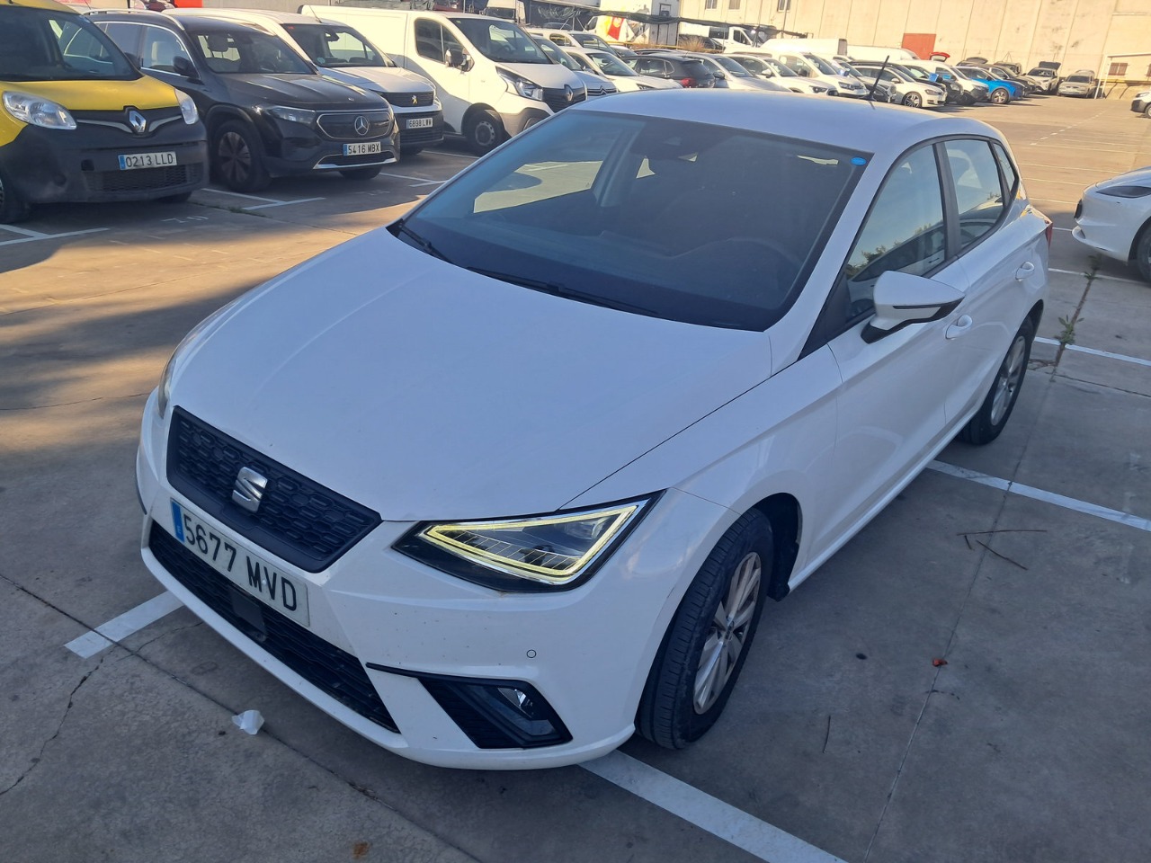 https://staticcdn.ald-automotive.es/vim/05e85b1fbc594bd79a87f68f1257a57b.JPG
