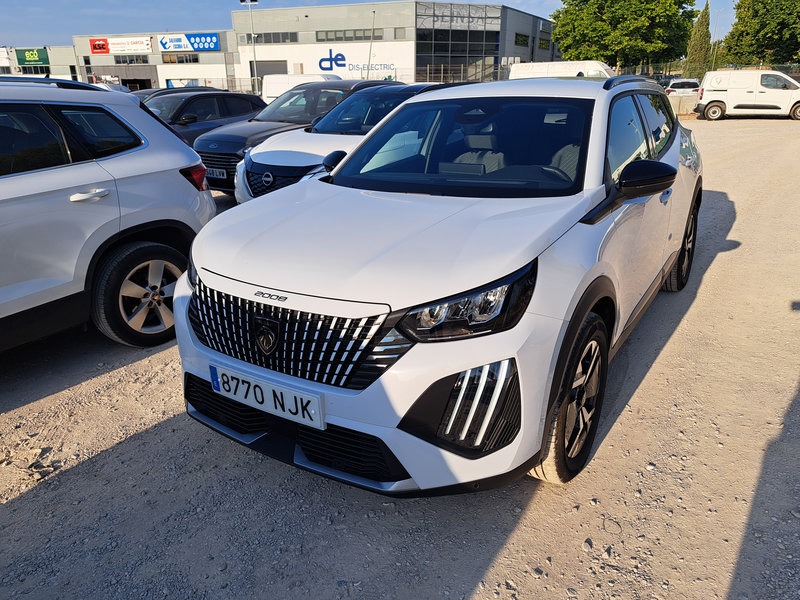 imagen PEUGEOT 2008 N2008 Allure Hybrid 145 eDCS6-39