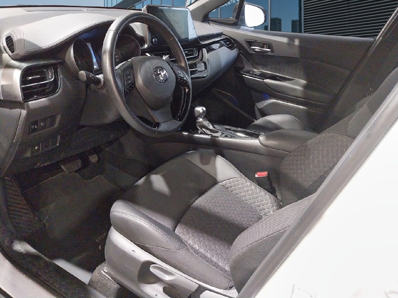 Renting Segunda Mano Toyota C-HR1.8 125H Advance 