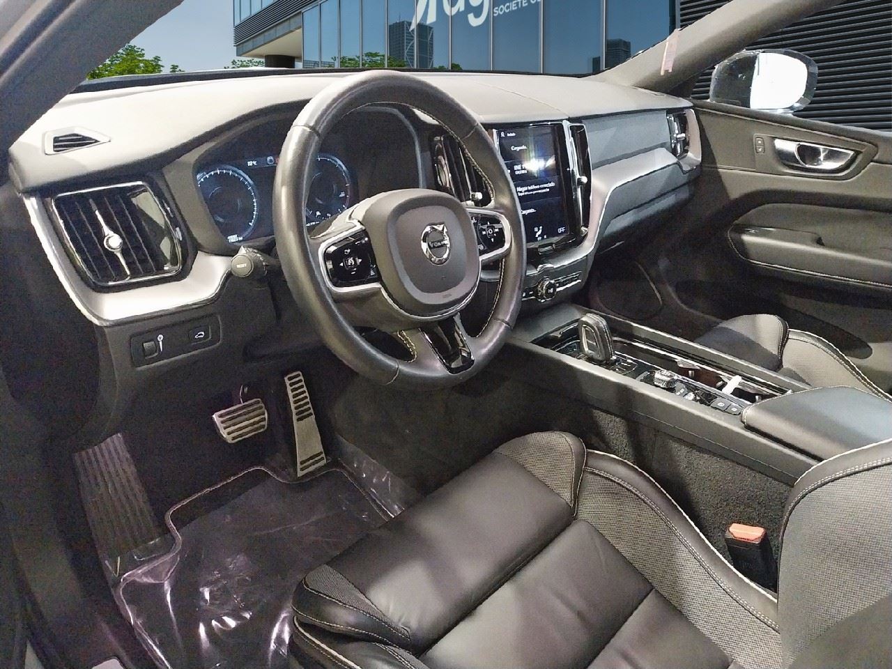 Renting Segunda Mano Volvo XC602.0 B4 D AWD R-Design Auto 