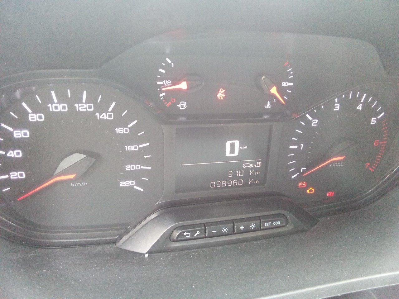 Renting Segunda Mano Peugeot PartnerPremium Standard 600kg BlueHDi 73kW 