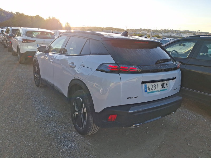 Renting Segunda Mano Peugeot 2008N2008 GT Hybrid 145 eDCS6 