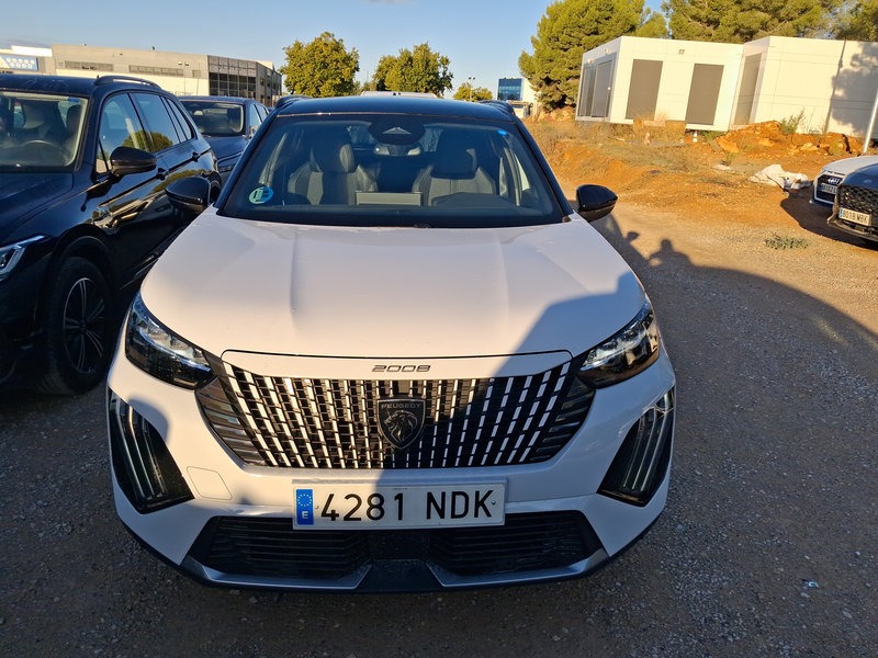 Renting Segunda Mano Peugeot 2008N2008 GT Hybrid 145 eDCS6 