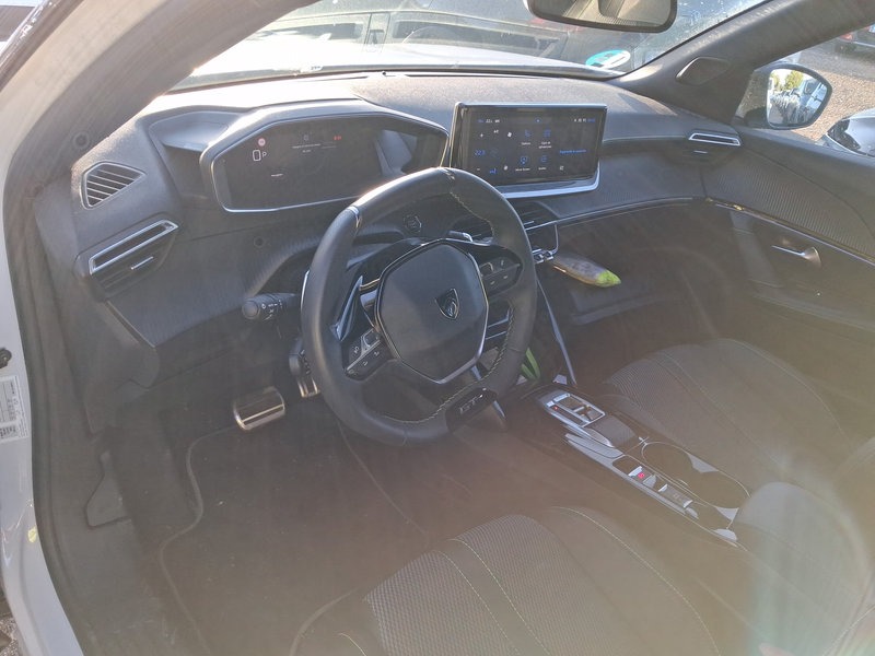 Renting Segunda Mano Peugeot 2008N2008 GT Hybrid 145 eDCS6 