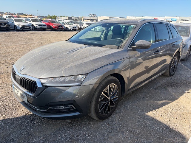 https://staticcdn.ald-automotive.es/vim/2bd71d8e50fe4e8480349e1d71861dd6.JPG