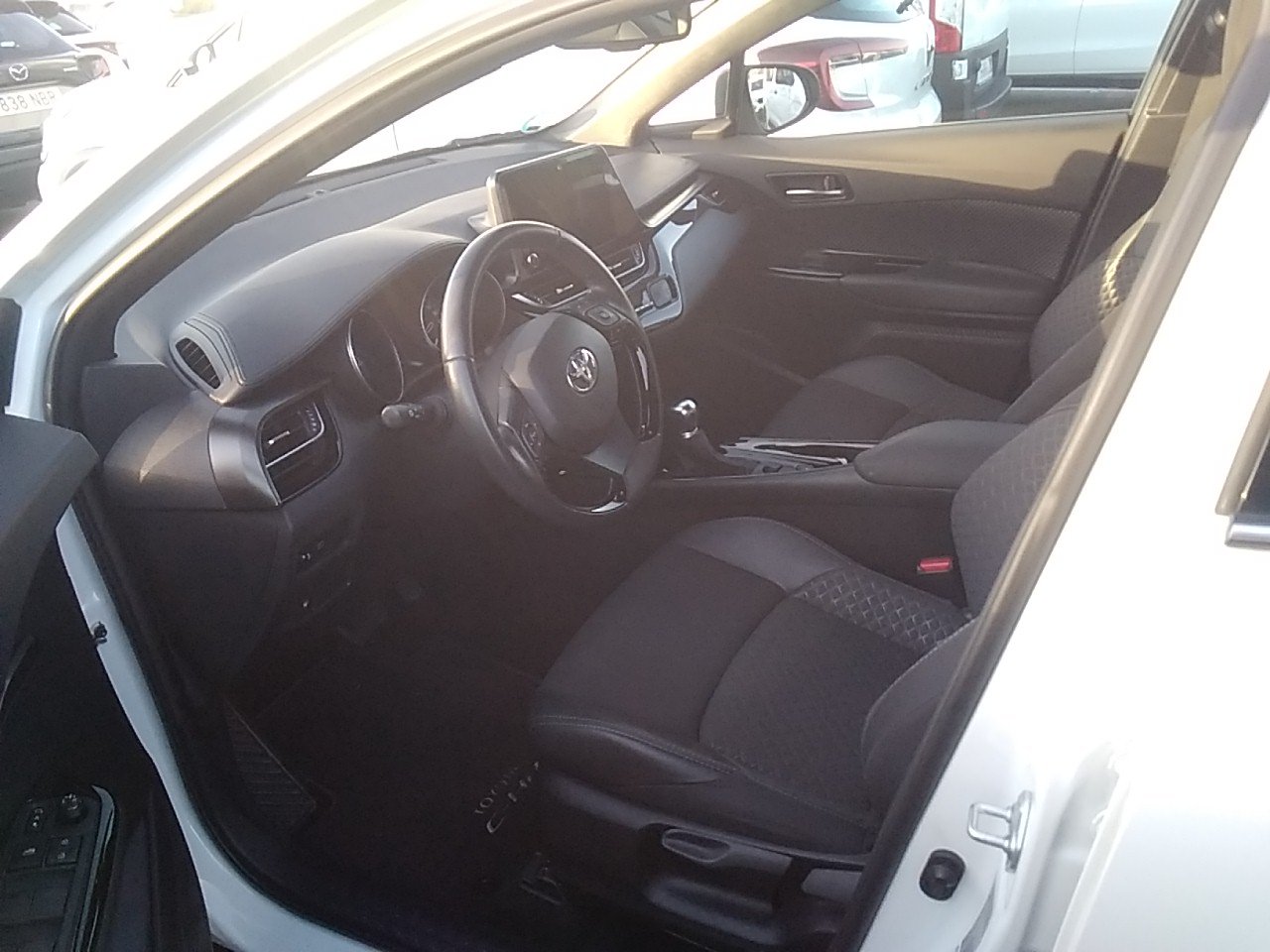 Renting Segunda Mano Toyota C-HR1.8 125H Advance 