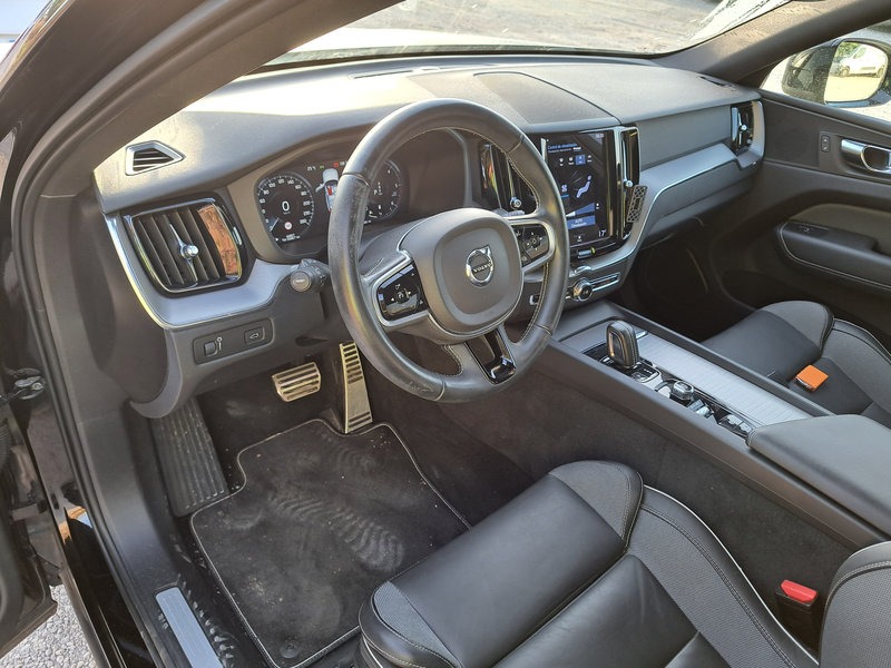 Renting Segunda Mano Volvo XC60(O) 2.0 B4 D R-Design Auto 