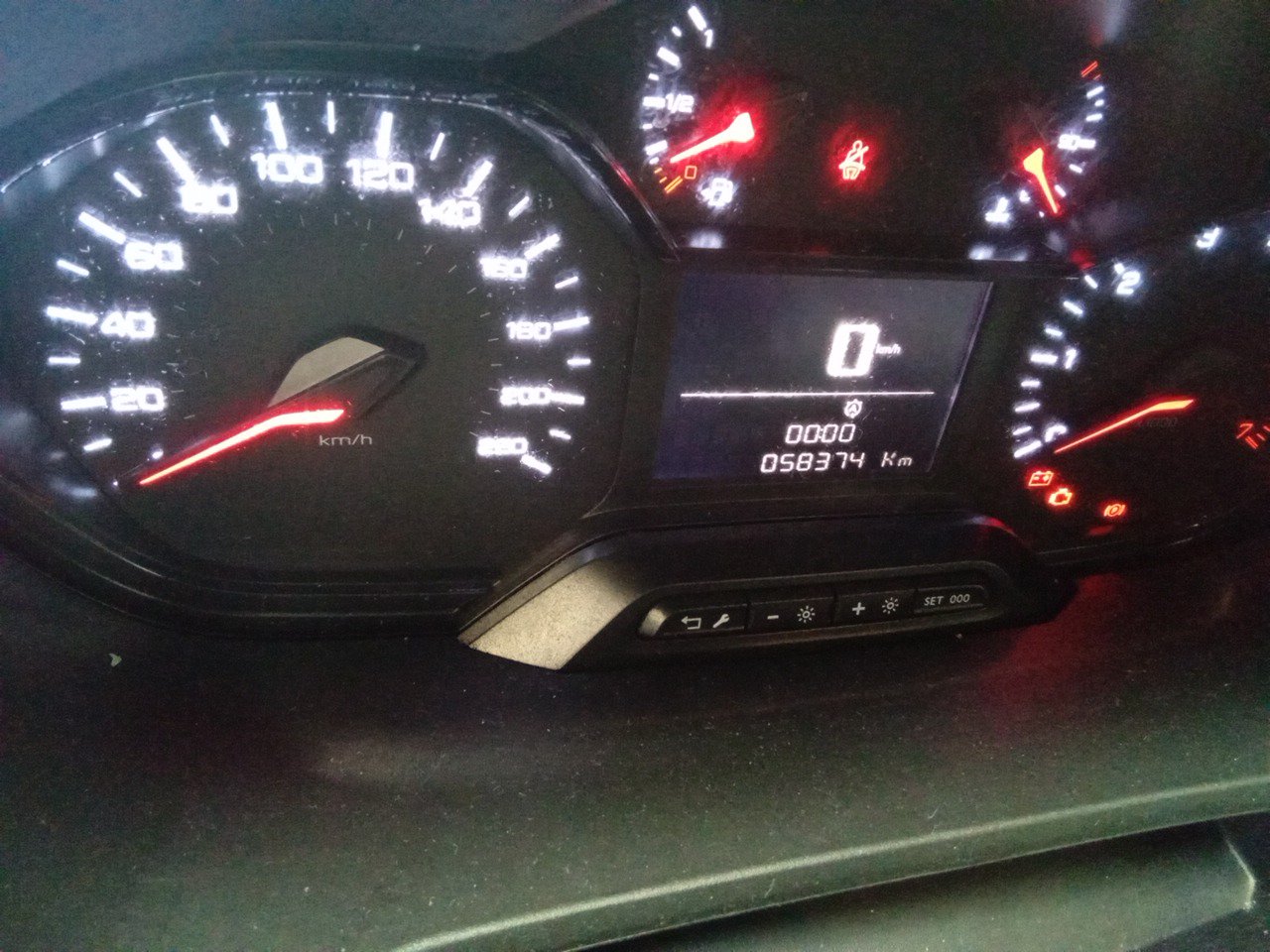 Renting Segunda Mano Peugeot PartnerPremium Standard 600kg BlueHDi 73kW 