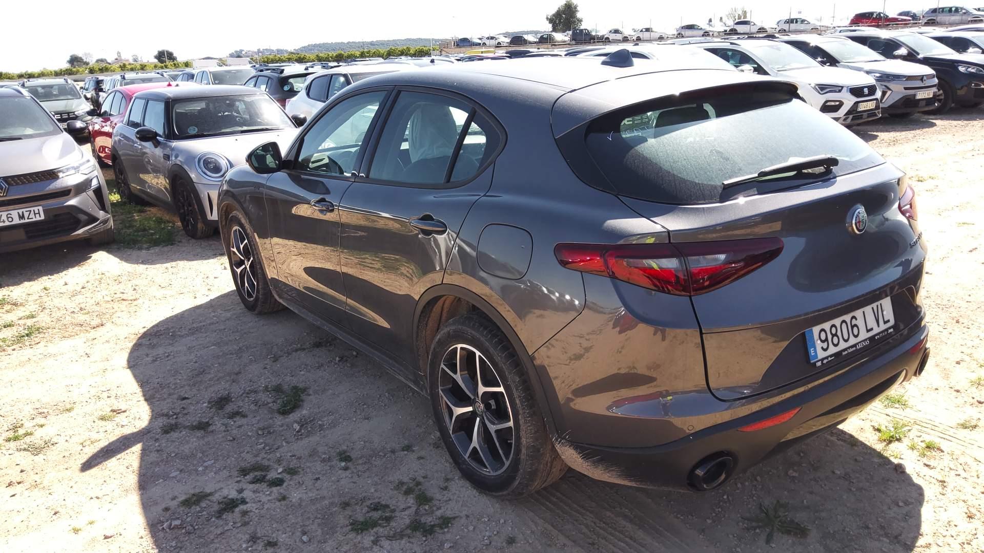 Renting Segunda Mano Alfa Romeo Stelvio2.2 Diésel 140kW (190CV) Sprint RWD 