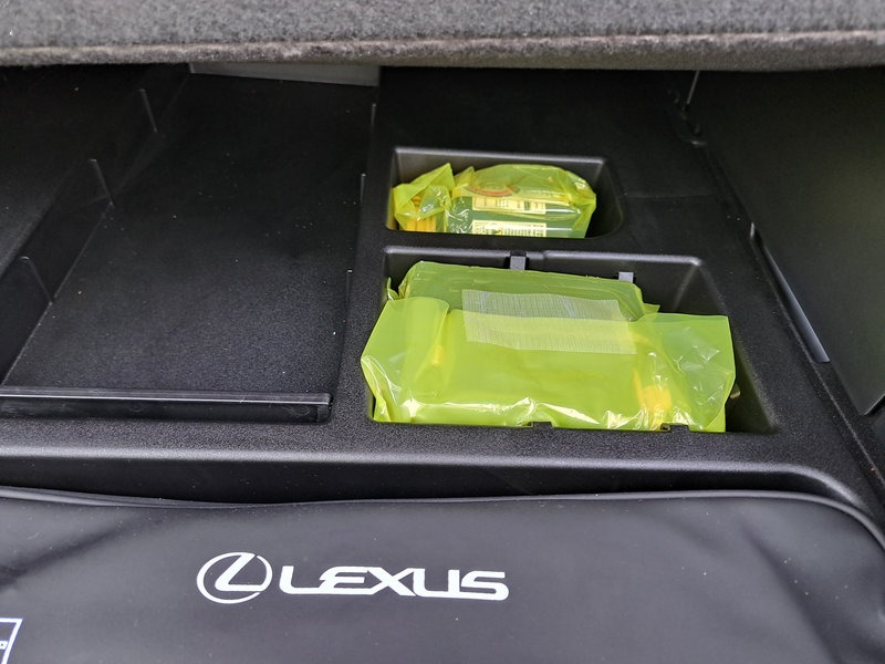 Renting Segunda Mano Lexus UX2.0 250h Business 
