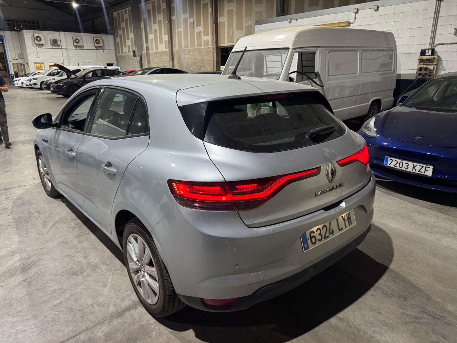 Renting Segunda Mano Renault Megane(O) Intens TCe 103 kW (140CV) GPF 