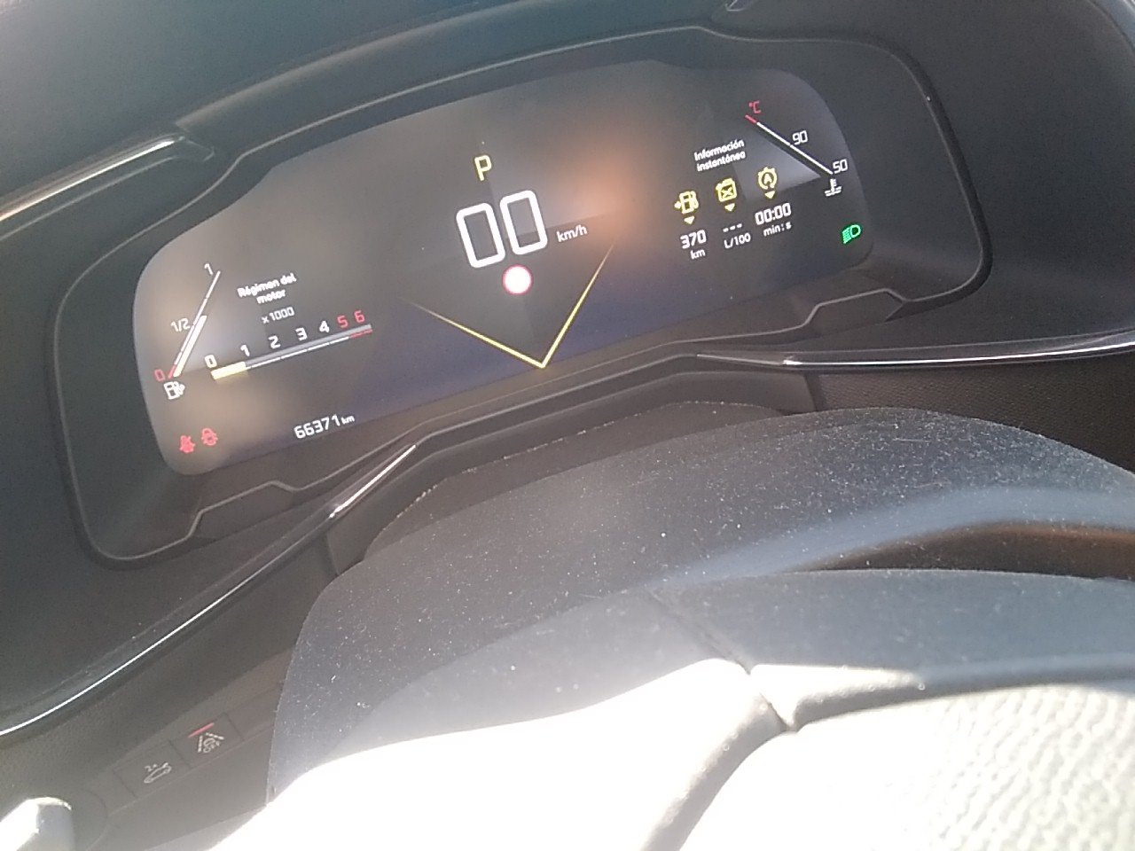 Renting Segunda Mano DS 7 CrossbackBlueHDi DE 96kW (130CV) AT Bastille + 