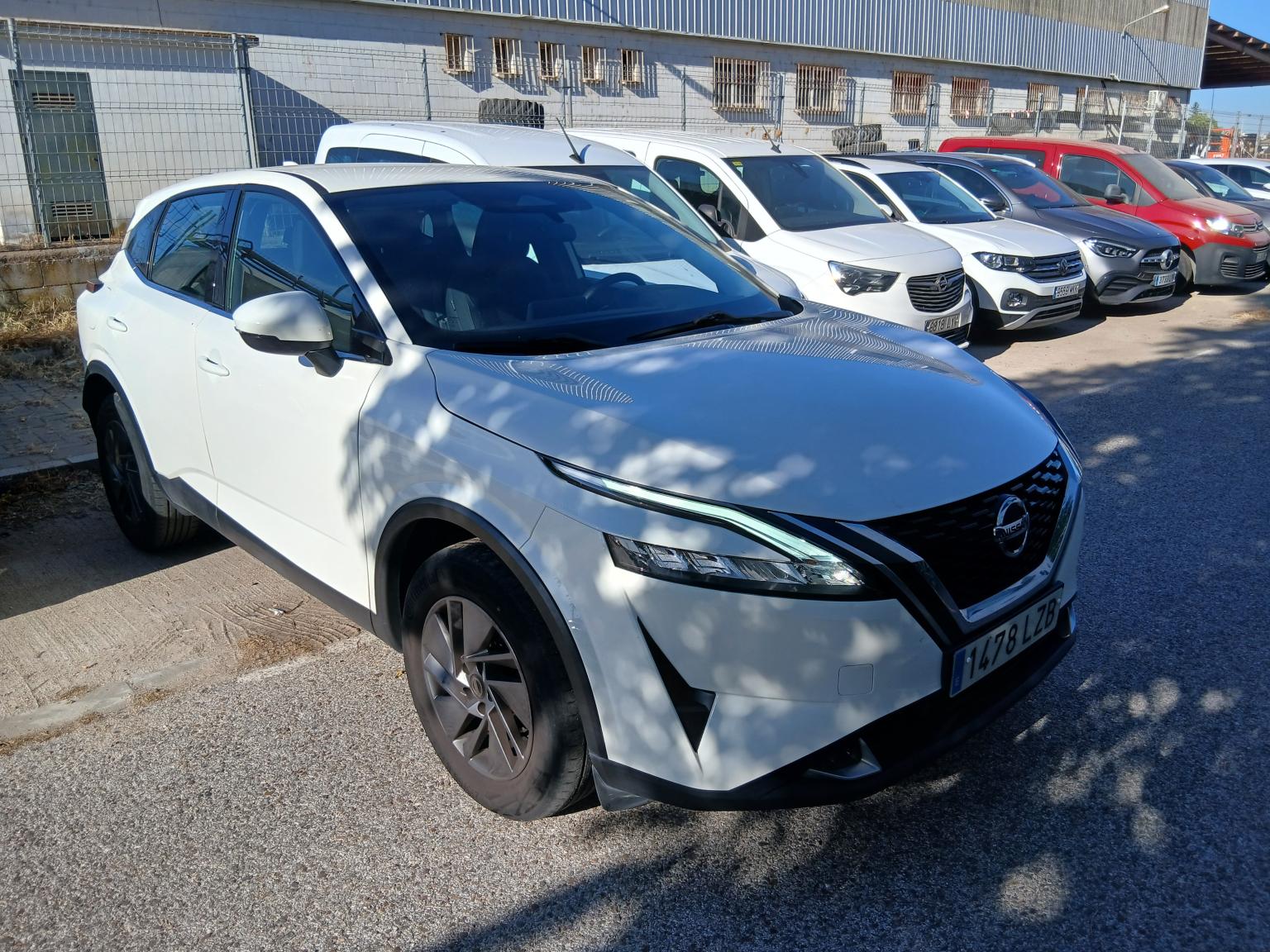 Renting Segunda Mano Nissan QashqaiDIG-T 103kW (140CV) mHEV 4×2 Acenta 