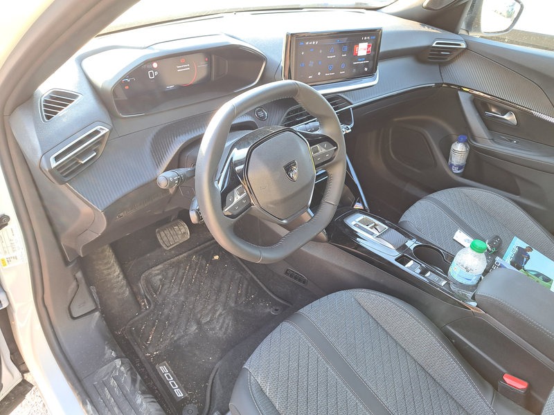 Renting Segunda Mano Peugeot 2008N2008 Allure Hybrid 145 eDCS6 