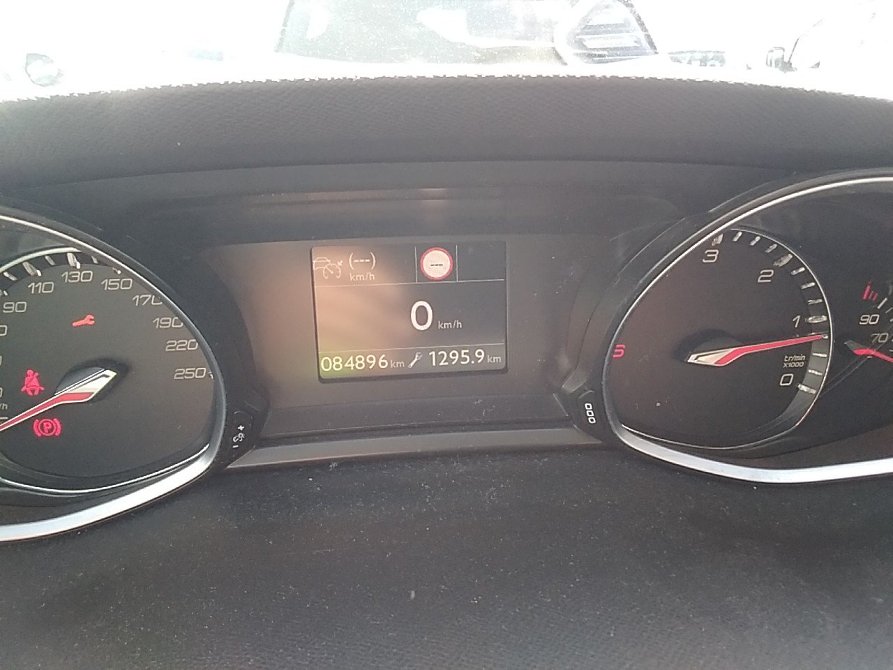 Renting Segunda Mano Peugeot 308 SWAllure Pack BlueHDI 130 S&S 