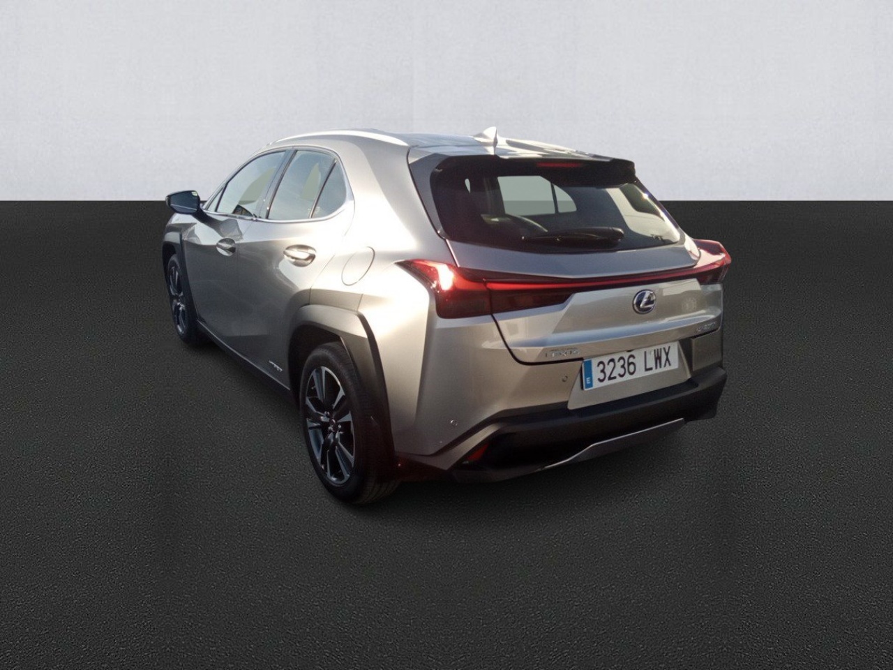 Renting Segunda Mano Lexus UX2.0 250h Premium 