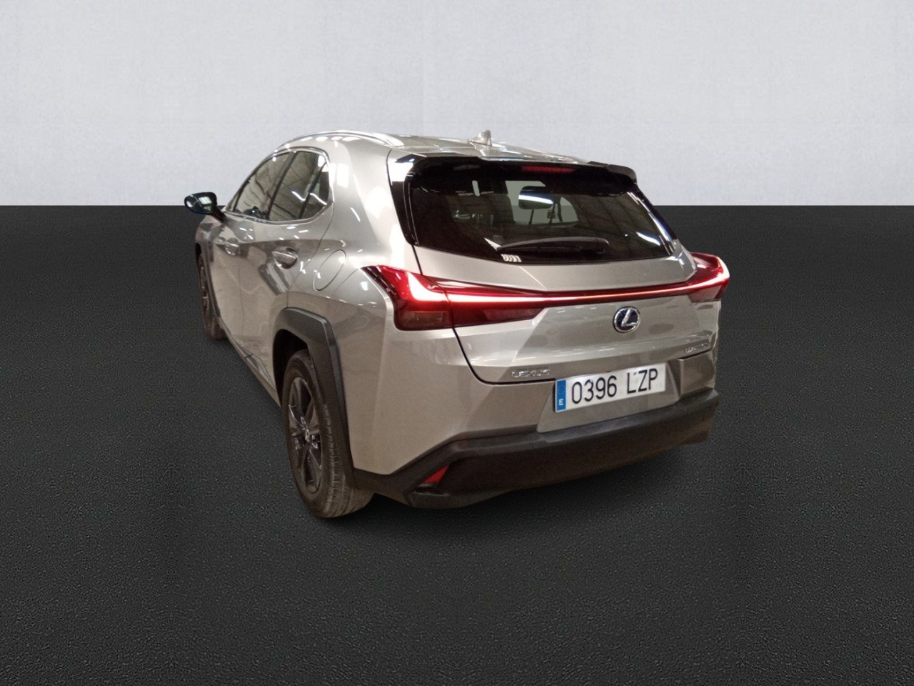 Renting Segunda Mano Lexus UX2.0 250h Business 
