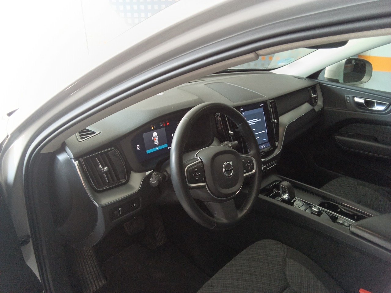 Renting Segunda Mano Volvo XC602.0 B4 D Momentum Pro Auto 