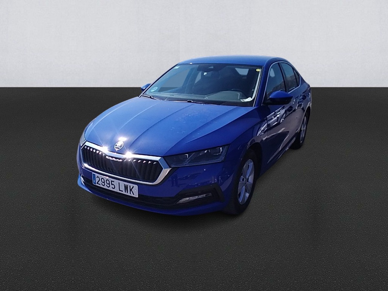 https://staticcdn.ald-automotive.es/vim/9ef102d62cfb4b64beced2cfa24082b1.JPG