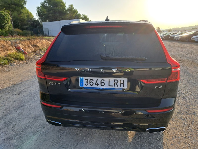 Renting Segunda Mano Volvo XC60(O) 2.0 B4 D R-Design Auto 
