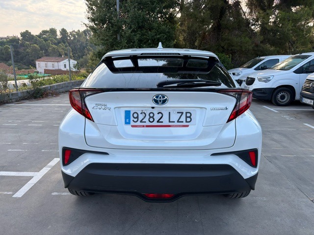 Renting Segunda Mano Toyota C-HR1.8 125H Advance 