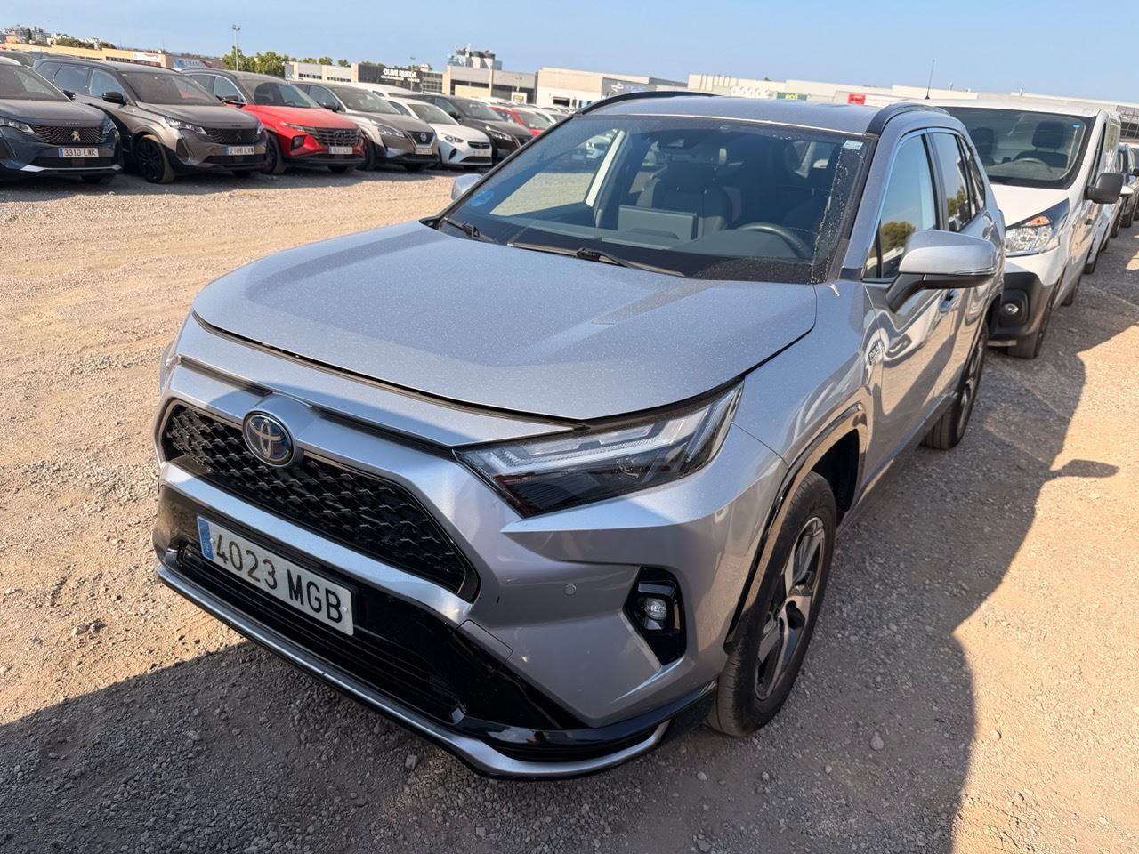 Renting Segunda Mano Toyota Rav42.5l PLUG-IN 300PH (e-CVT) Advance 