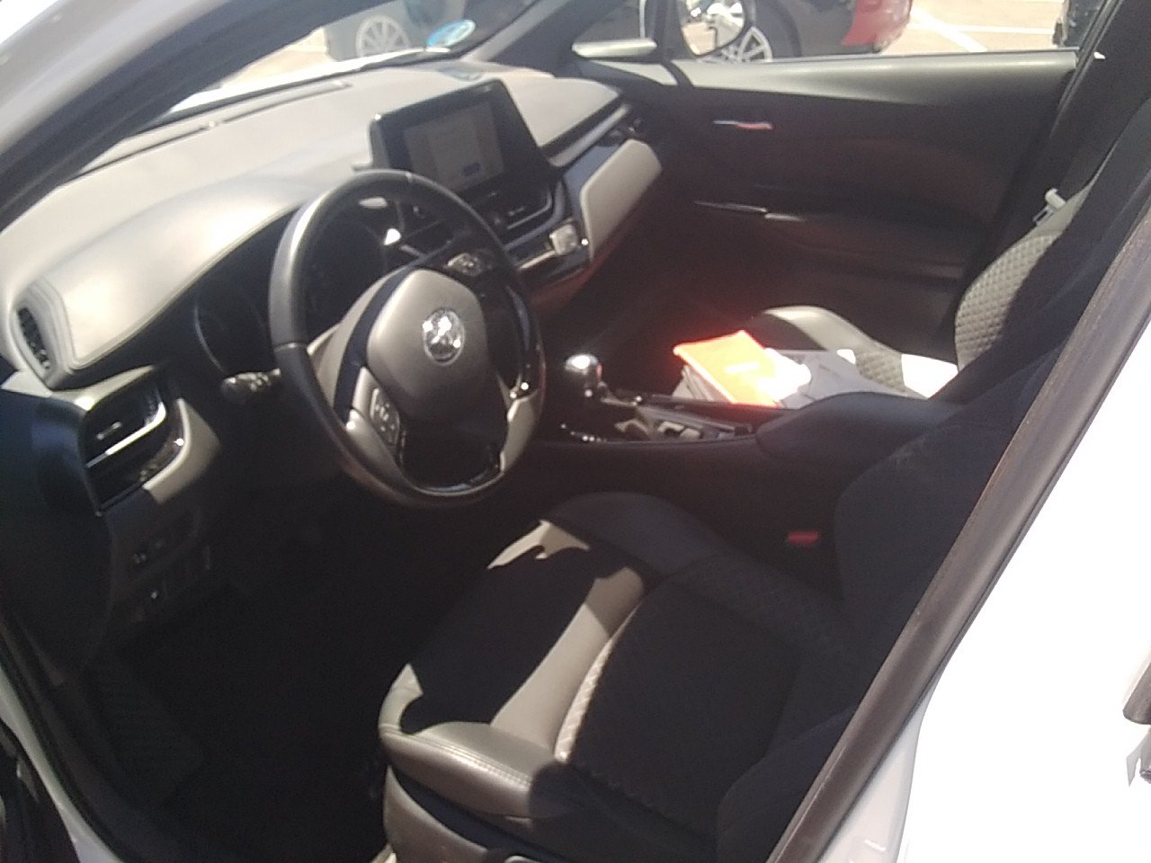 Renting Segunda Mano Toyota C-HR1.8 125H Advance 