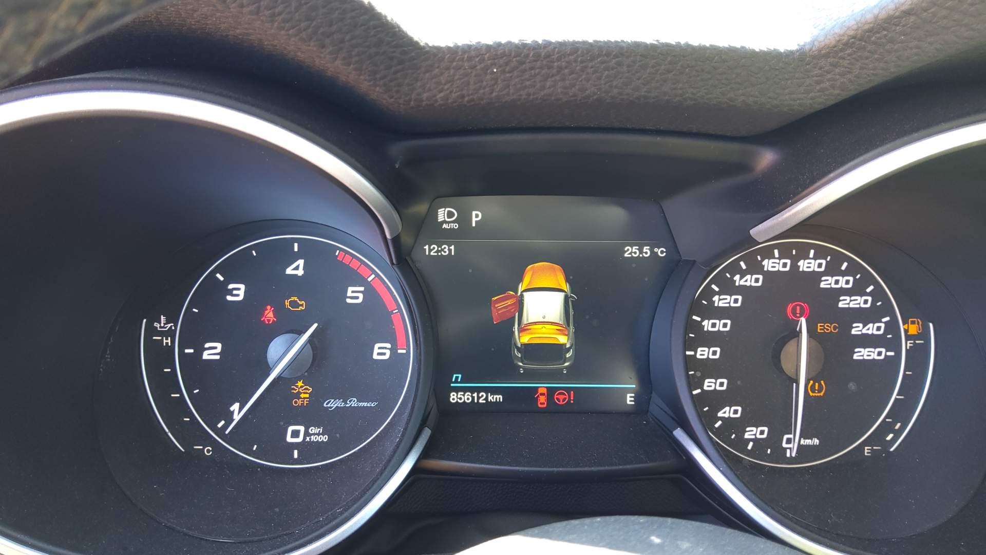 Renting Segunda Mano Alfa Romeo Stelvio2.2 Diésel 140kW (190CV) Sprint RWD 