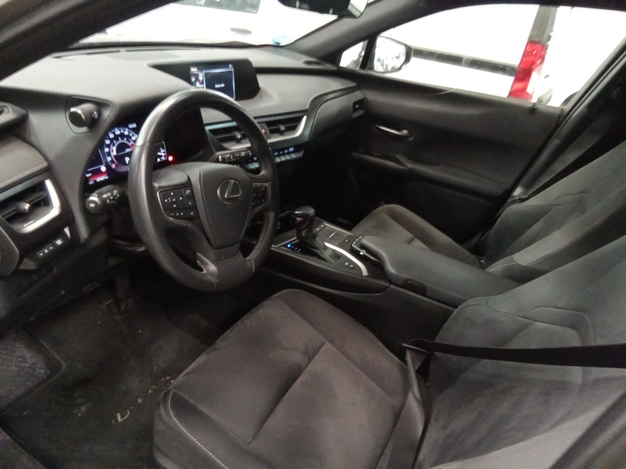 Renting Segunda Mano Lexus UX2.0 250h Business 