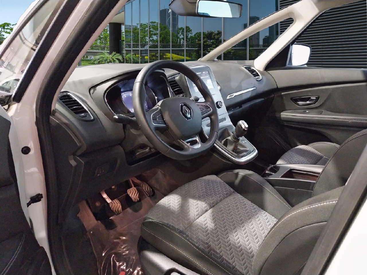 Renting Segunda Mano Renault GRAND SCENICLimited TCe 103kW (140CV) GPF MY2021 