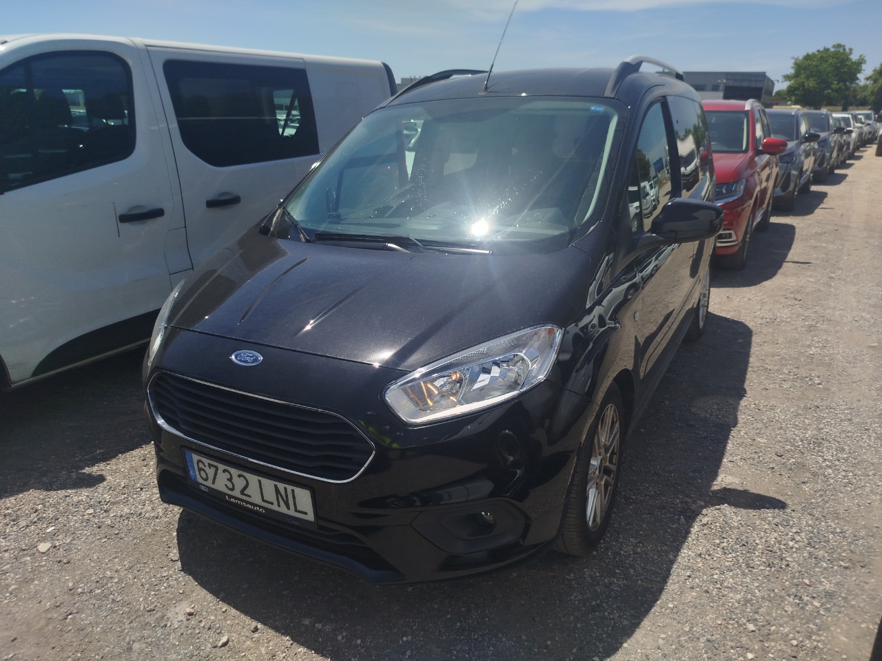 imagen FORD TOURNEO COURIER 1.5 TDCi 74kW (100CV) Titanium-39