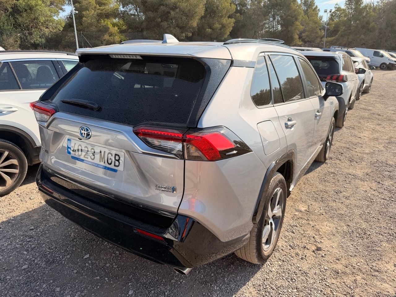 Renting Segunda Mano Toyota Rav42.5l PLUG-IN 300PH (e-CVT) Advance 