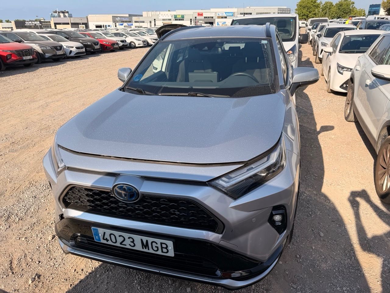 Renting Segunda Mano Toyota Rav42.5l PLUG-IN 300PH (e-CVT) Advance 