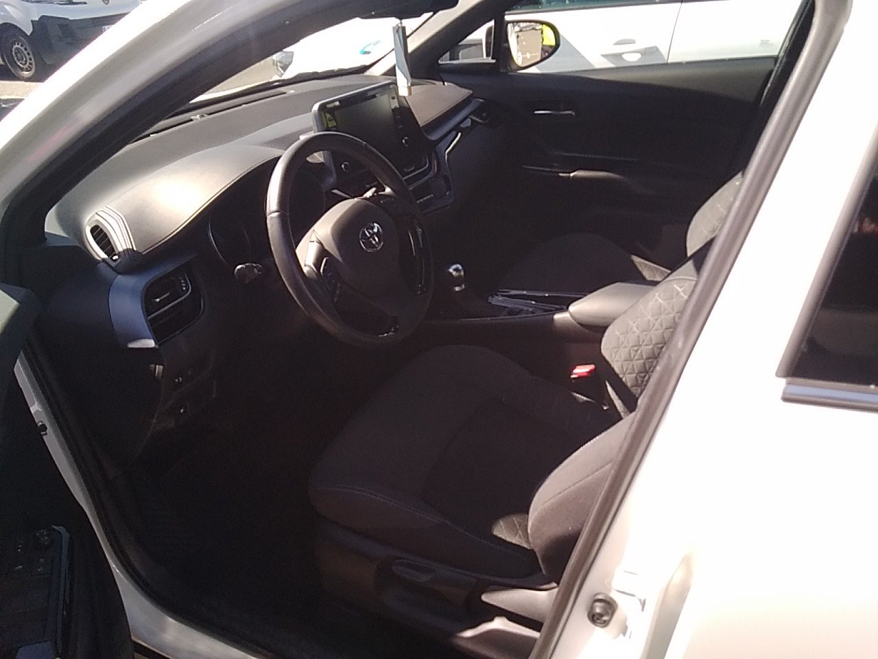Renting Segunda Mano Toyota C-HR1.8 125H Advance 