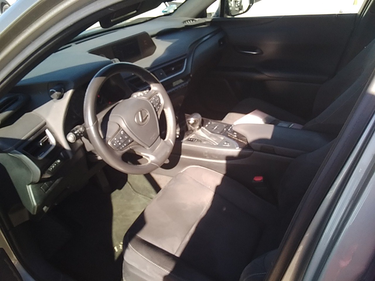 Renting Segunda Mano Lexus UX2.0 250h Business 