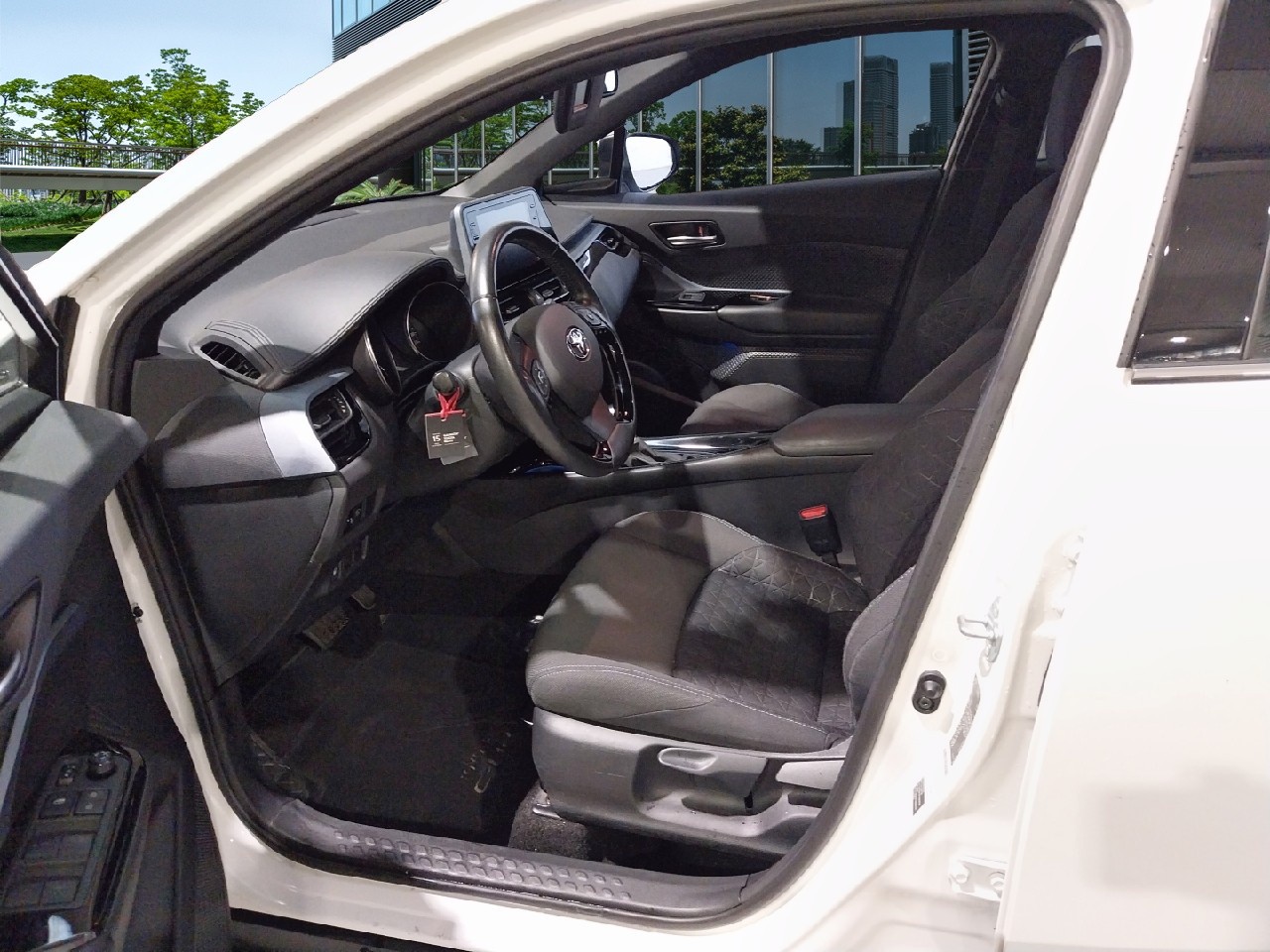 Renting Segunda Mano Toyota C-HR1.8 125H Advance 