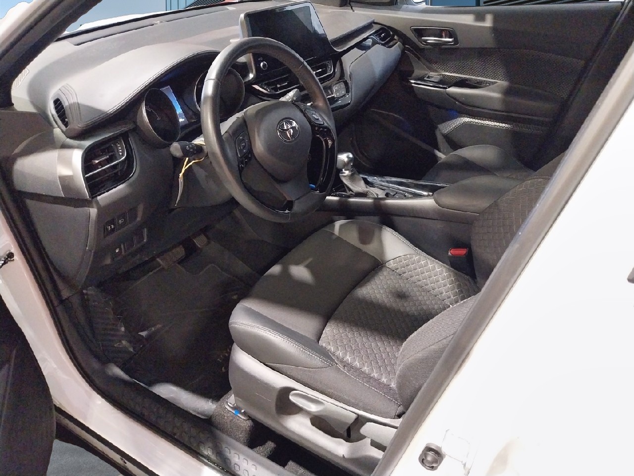 Renting Segunda Mano Toyota C-HR1.8 125H Advance 